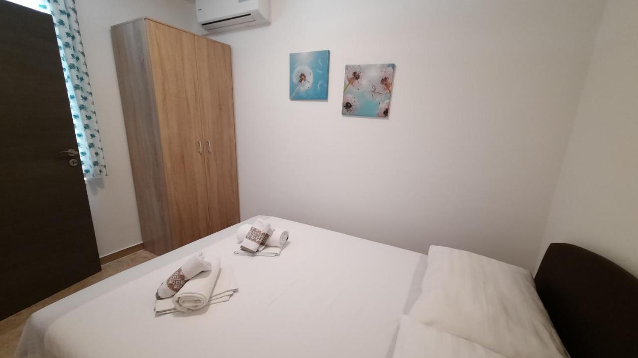 Apartment Tonci Novalja Εξωτερικό φωτογραφία