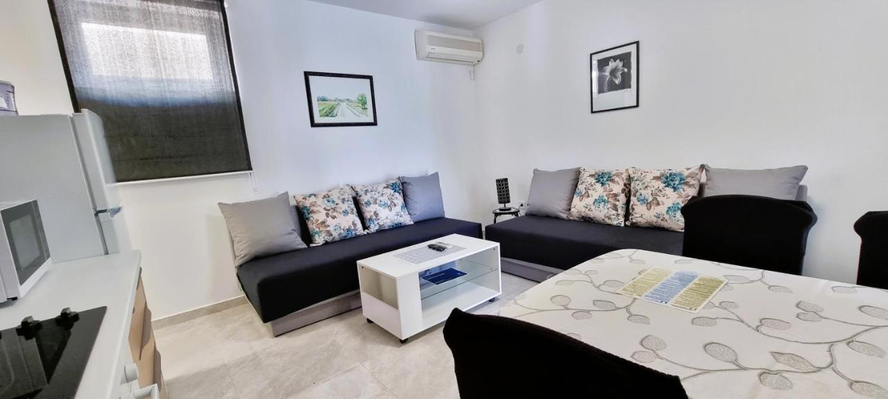 Apartment Tonci Novalja Εξωτερικό φωτογραφία