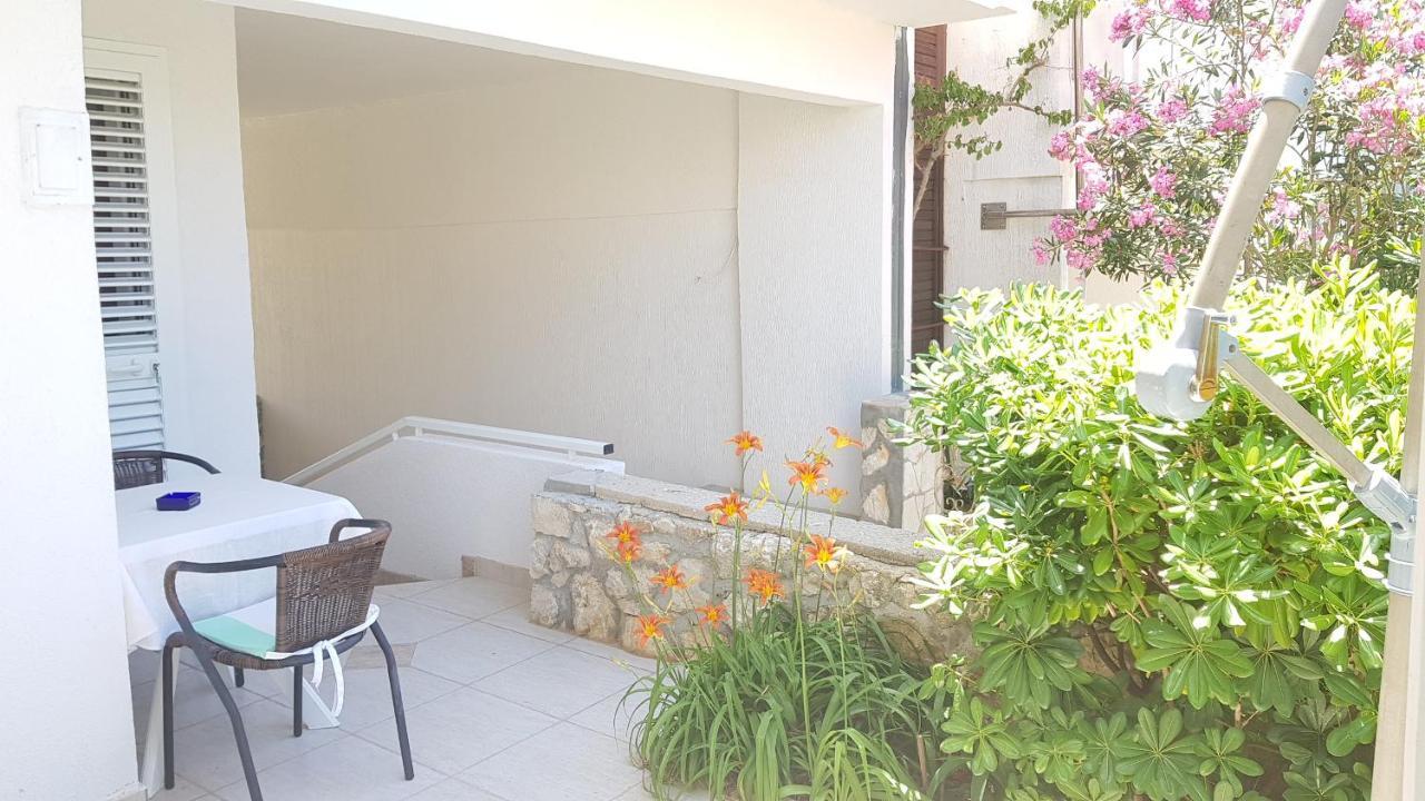 Apartment Tonci Novalja Εξωτερικό φωτογραφία