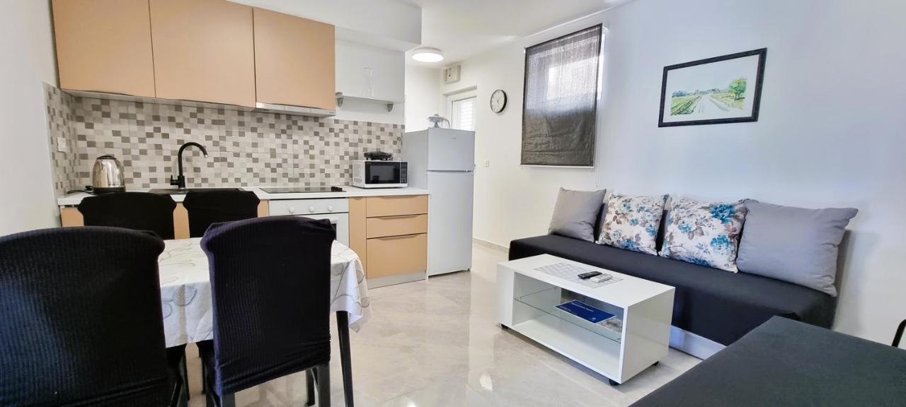 Apartment Tonci Novalja Εξωτερικό φωτογραφία