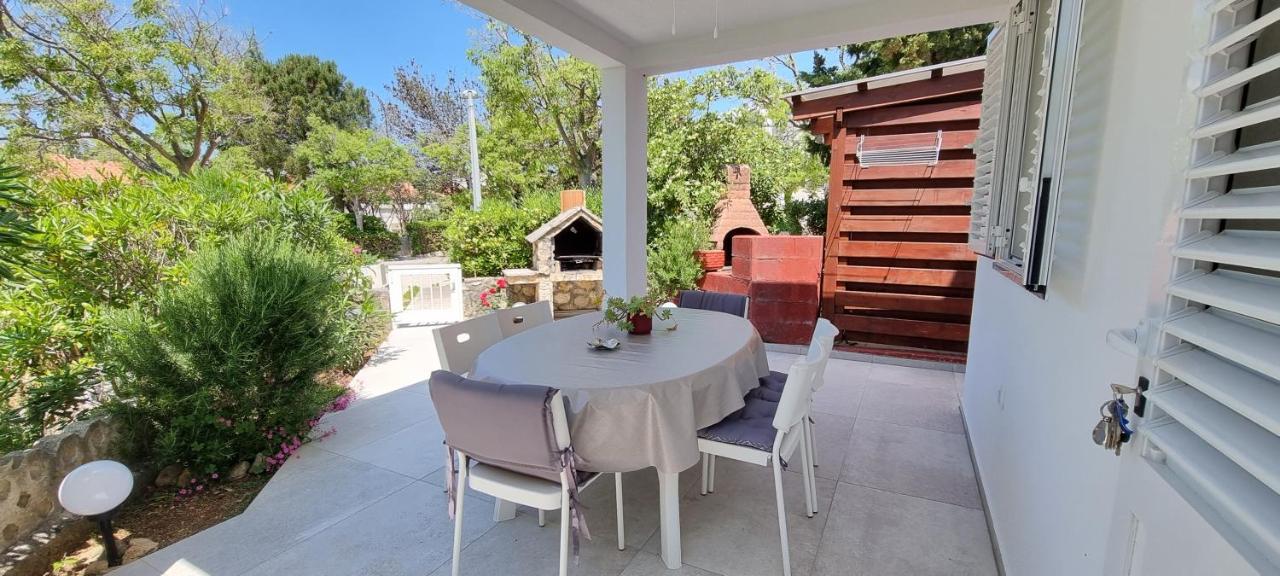 Apartment Tonci Novalja Εξωτερικό φωτογραφία