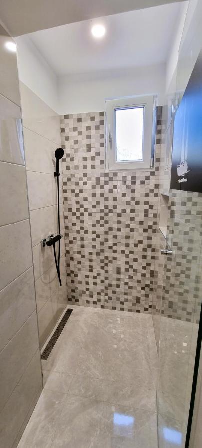 Apartment Tonci Novalja Εξωτερικό φωτογραφία