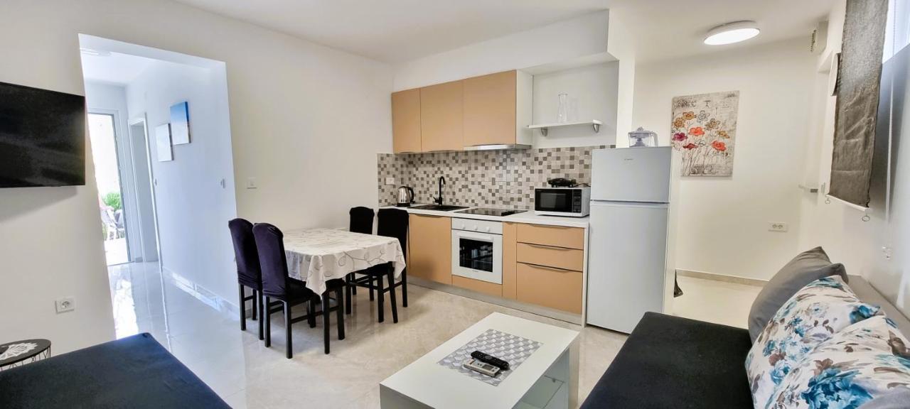 Apartment Tonci Novalja Εξωτερικό φωτογραφία