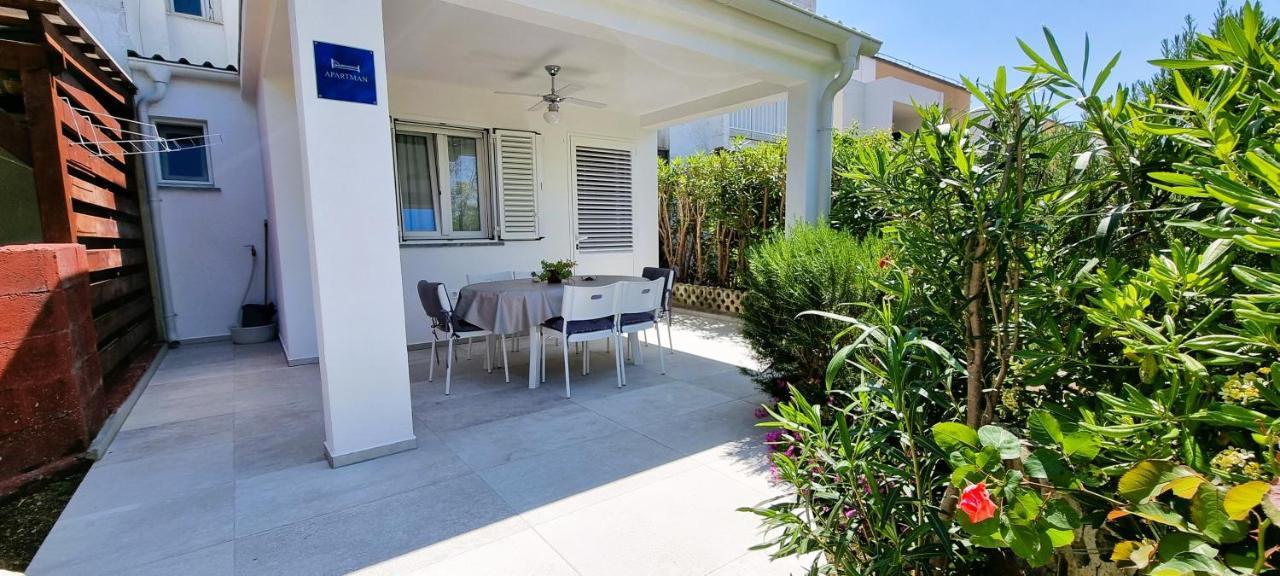 Apartment Tonci Novalja Εξωτερικό φωτογραφία