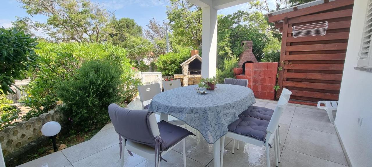 Apartment Tonci Novalja Εξωτερικό φωτογραφία