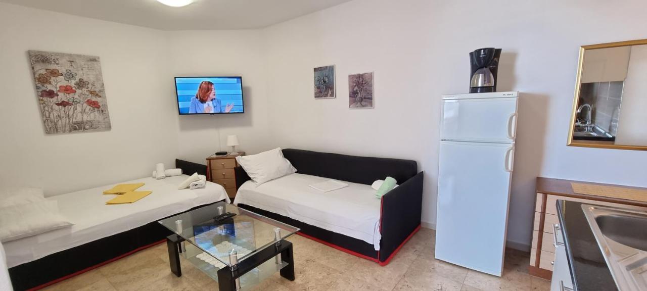 Apartment Tonci Novalja Εξωτερικό φωτογραφία
