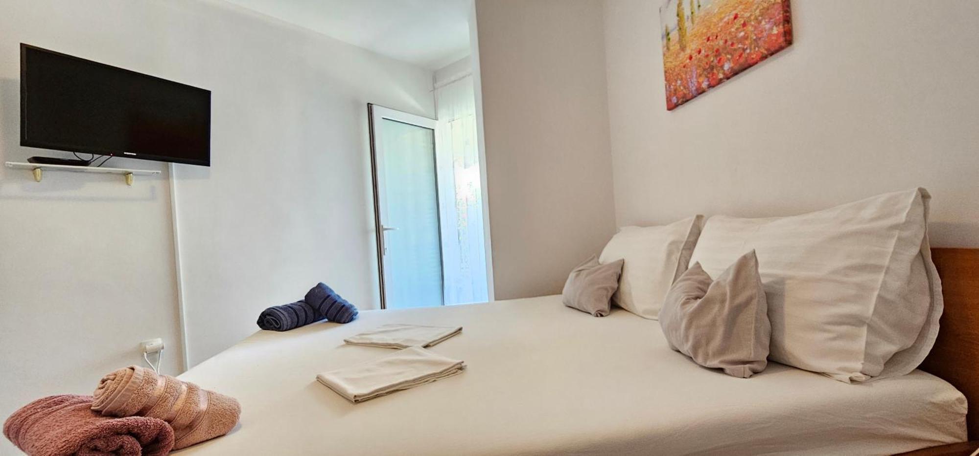 Apartment Tonci Novalja Εξωτερικό φωτογραφία